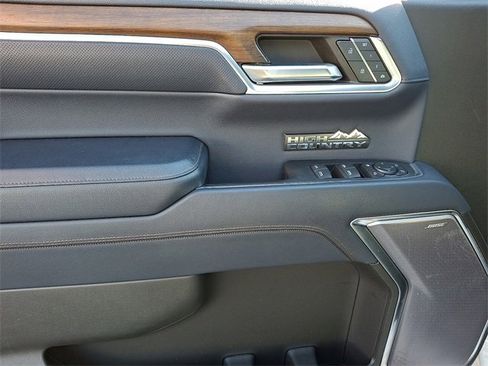 Used 2022 Chevrolet Silverado 1500 High Country image 13