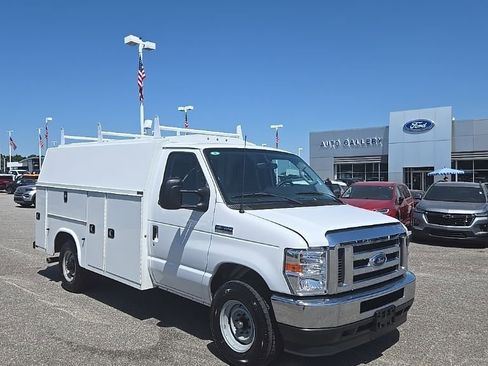 Used 2023 Ford E-350 and Econoline 350 Super Duty w/ Power Windows & Locks Group RWD image 2
