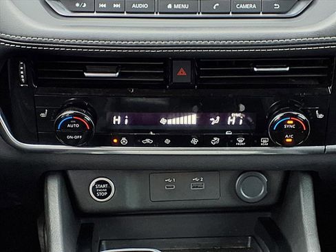 Used 2021 Nissan Rogue SV w/ Premium Package image 15