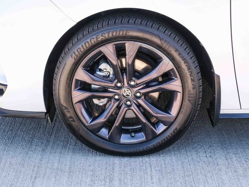 Certified 2023 Toyota Sienna XSE w/ XSE Plus Package FWD image 10