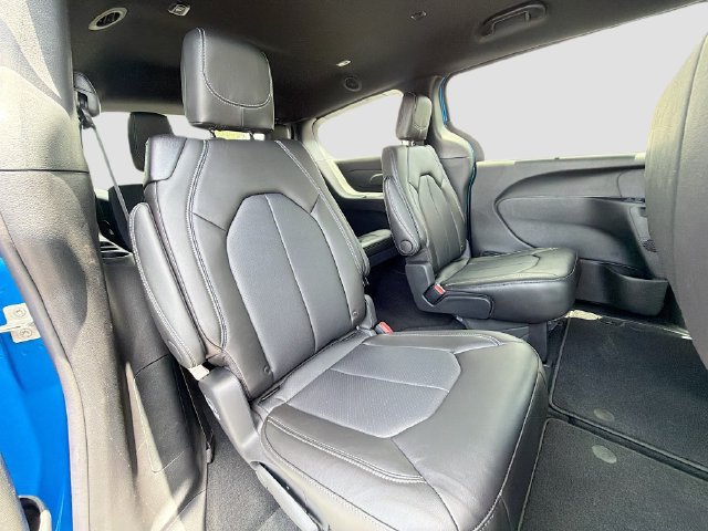 New 2027 Chrysler Pacifica Select FWD image 29