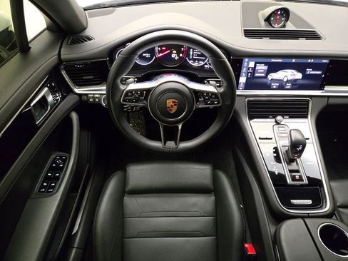 Used 2020 Porsche Panamera 4 image 22