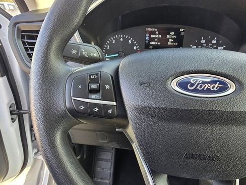 Used 2022 Ford Escape SE image 24