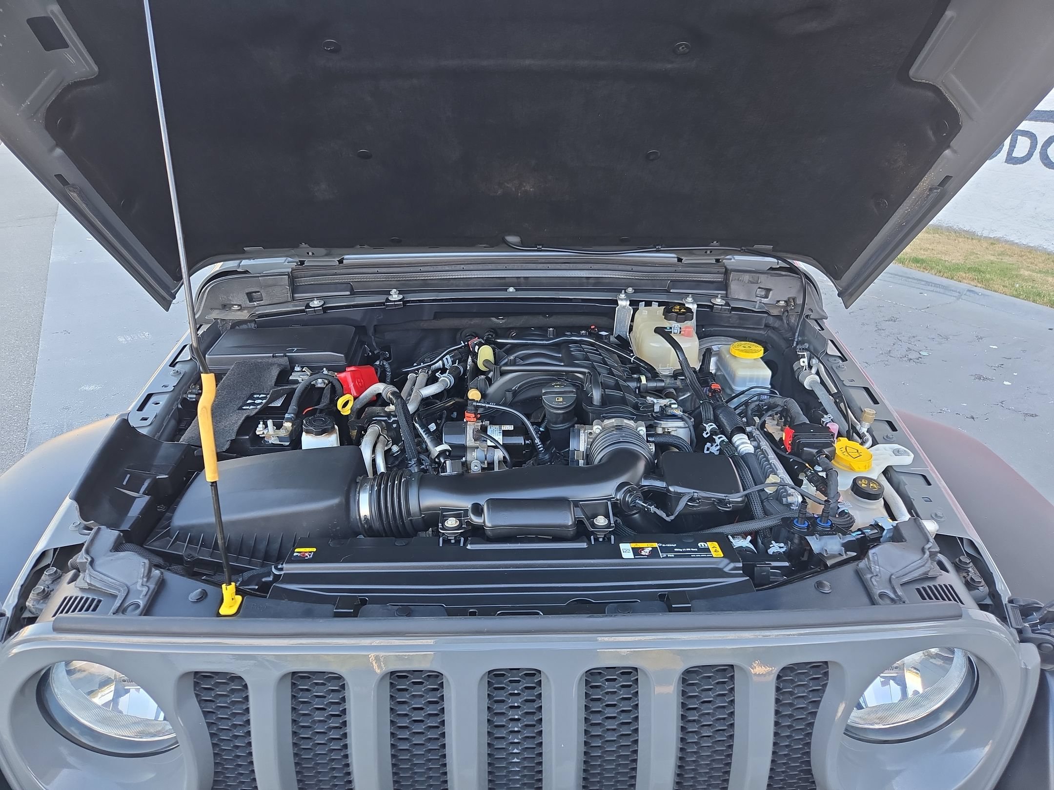 Used 2023 Jeep Wrangler Unlimited Sport AWD/4WD image 19