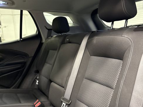 Used 2024 GMC Terrain SLE image 10