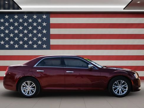 Used 2015 Chrysler 300 C image 5