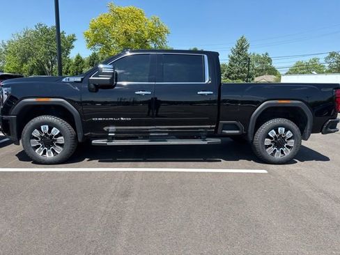 Used 2025 GMC Sierra 2500 Denali w/ Snow Plow Prep/Camper Package AWD/4WD image 8