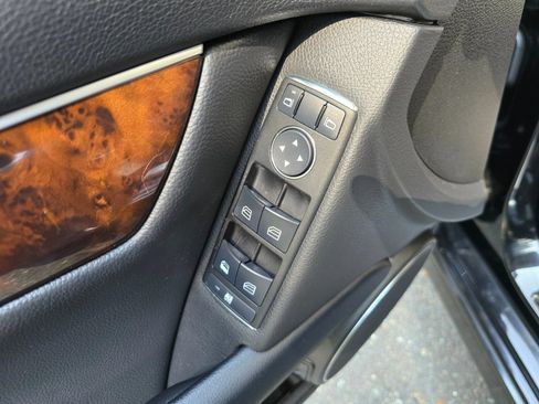 Used 2013 Mercedes-Benz C 300 4MATIC Sedan image 23