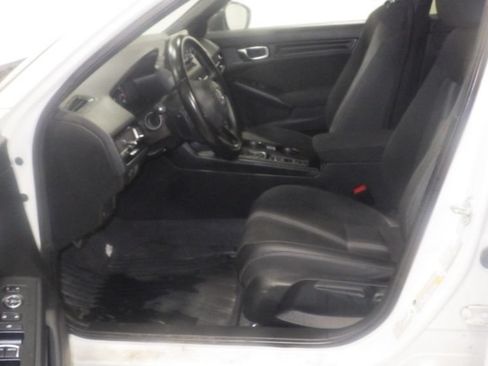 Used 2023 Honda Civic Sport image 8