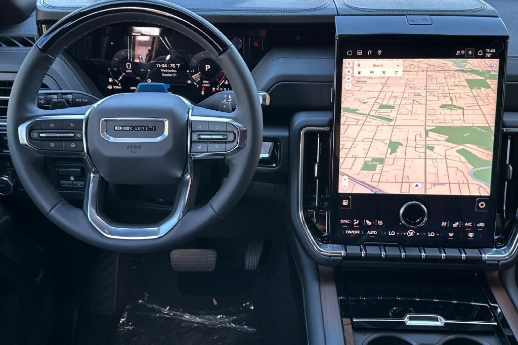 New 2027 GMC Yukon Denali w/ Advanced Technology Package AWD/4WD image 17