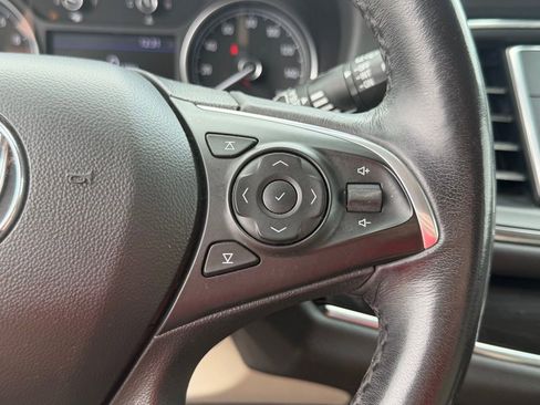 Used 2020 Buick Enclave Essence FWD image 20