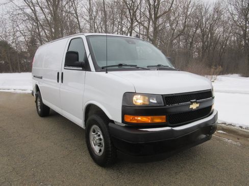 Used 2021 Chevrolet Express 2500 2500 Cargo w/ Driver Convenience Package image 19