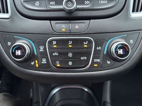 Used 2024 Chevrolet Malibu LT image 25