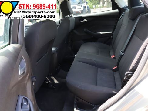 Used 2016 Ford Focus SE FWD image 13