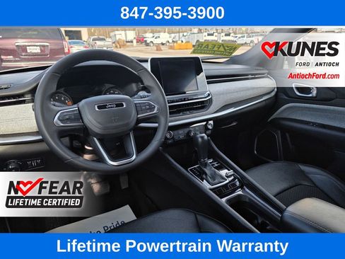 Used 2025 Jeep Compass Latitude image 33