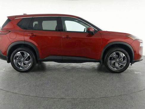 Used 2025 Nissan Rogue SV image 5