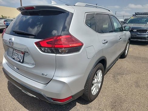 Used 2017 Nissan Rogue SV FWD image 13