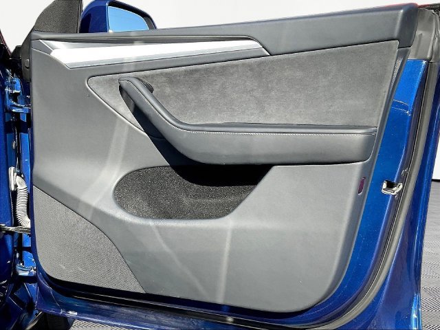 Used 2024 Tesla Model Y Long Range RWD image 30