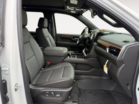 New 2026 GMC Yukon XL Denali w/ Sun & Power Step Package image 19