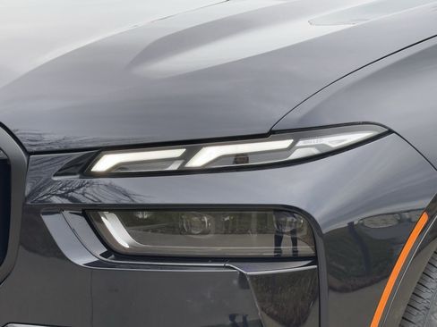 Certified 2025 BMW X7 xDrive40i image 6