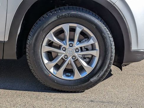 Used 2019 Hyundai Santa Fe SE image 7