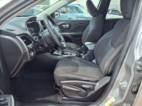 Used 2020 Jeep Cherokee Latitude image 17