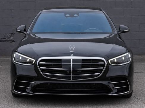 Used 2023 Mercedes-Benz S 580 4MATIC Sedan image 3