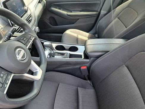Used 2024 Nissan Altima 2.5 SV FWD image 16