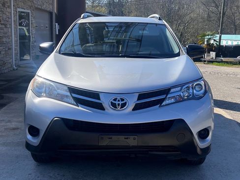 Used 2015 Toyota RAV4 LE image 9