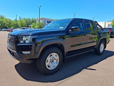 Used 2024 Nissan Frontier SV w/ Hardbody Edition AWD/4WD image 3