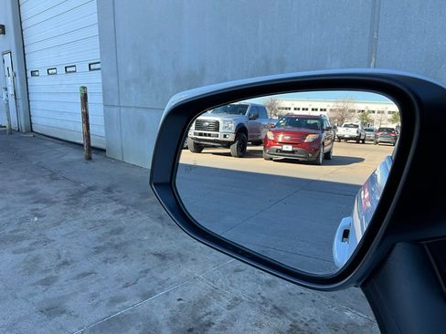 Used 2025 Toyota RAV4 XLE image 19