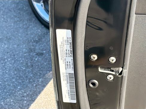 Used 2012 Dodge Challenger R/T image 39