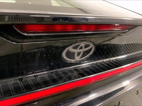 Used 2025 Toyota Prius LE AWD/4WD image 29