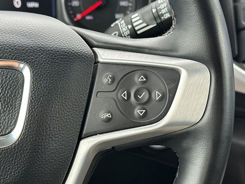 Used 2024 GMC Terrain SLT image 32