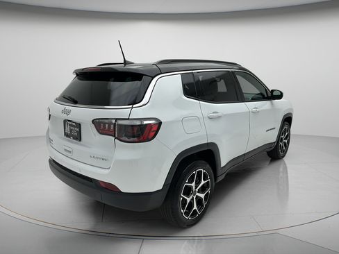 Used 2025 Jeep Compass Limited AWD/4WD image 3