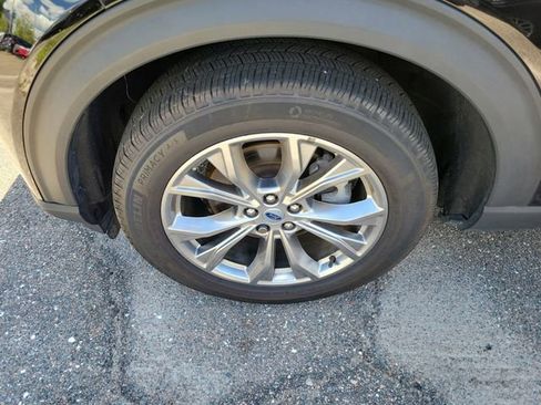 Used 2022 Ford Explorer XLT w/ Equipment Group 202A AWD/4WD image 6