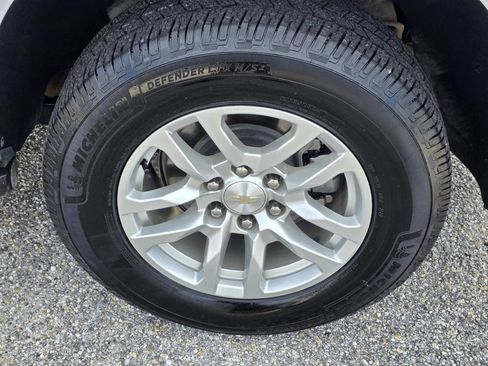 Used 2023 Chevrolet Suburban LT w/ Luxury Package image 48