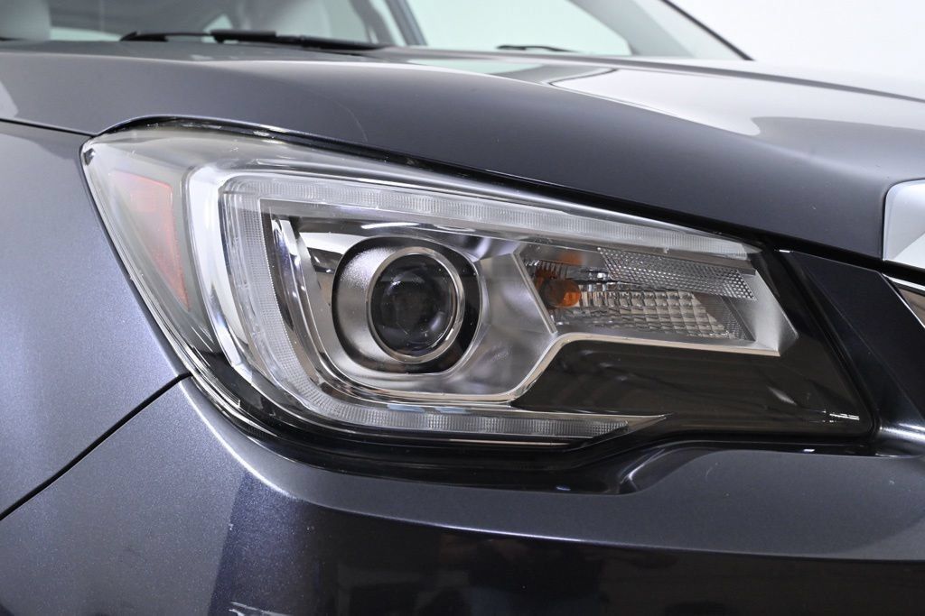 Used 2018 Subaru Forester 2.5i Limited AWD/4WD image 10