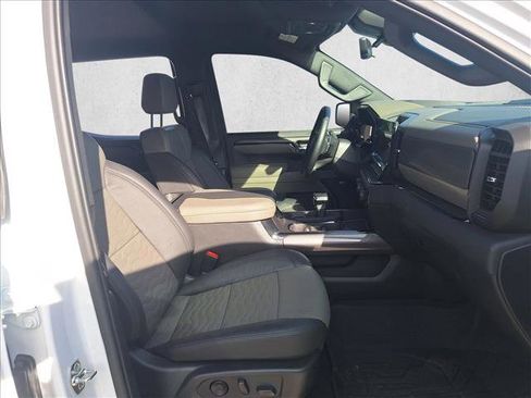 Used 2025 Chevrolet Silverado 1500 ZR2 w/ Technology Package image 18