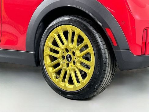 Certified 2025 MINI Cooper S image 32