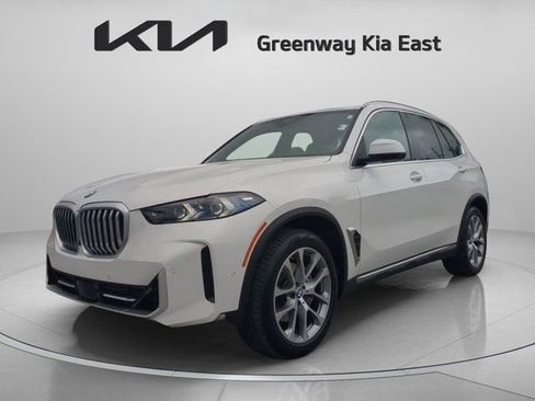 Used 2025 BMW X5 xDrive40i w/ Premium Package AWD/4WD image 11
