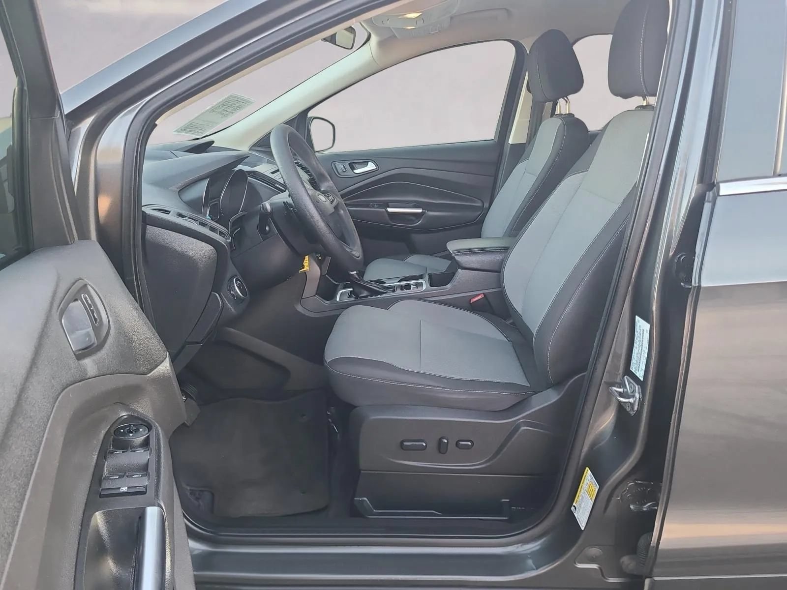 Used 2017 Ford Escape SE FWD image 11
