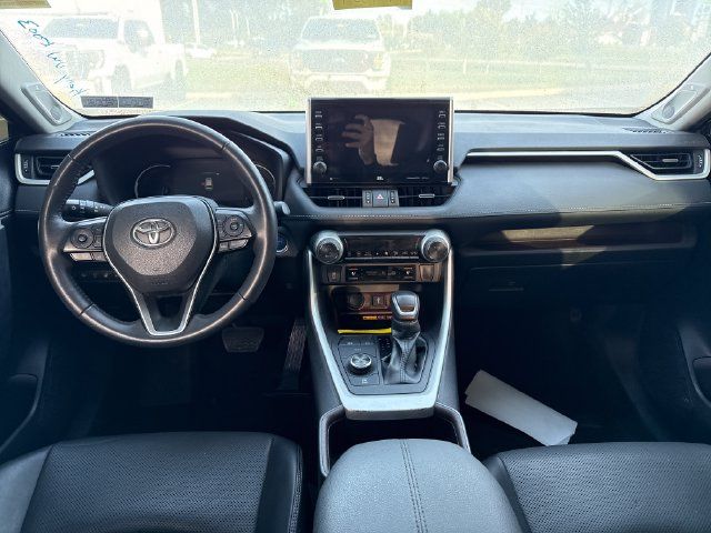 Used 2022 Toyota RAV4 Limited AWD/4WD image 17