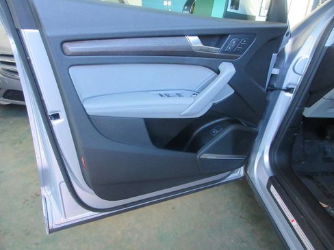 Used 2024 Audi Q5 2.0T Premium Plus w/ Premium Plus Package AWD/4WD image 7