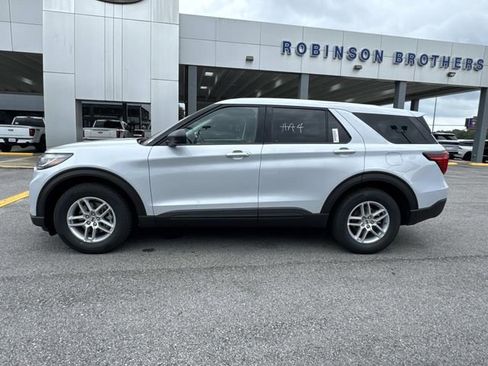 New 2026 Ford Explorer Active RWD image 8