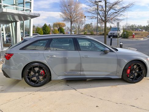 Used 2025 Audi RS 6 performance image 4