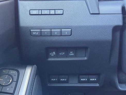 Used 2025 Lexus GX 550 image 24