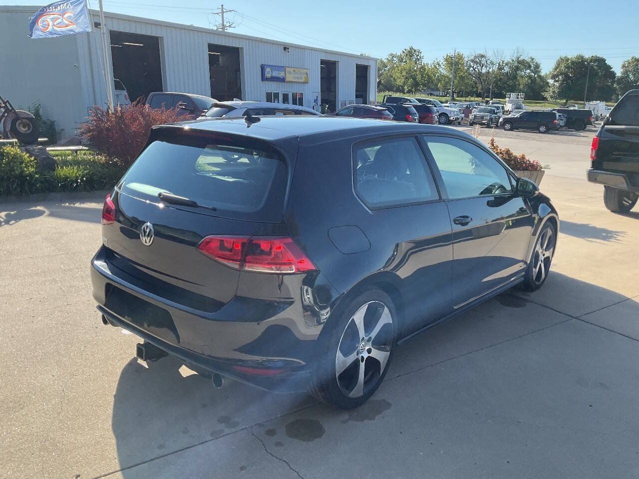 Used 2015 Volkswagen GTI SE FWD image 8