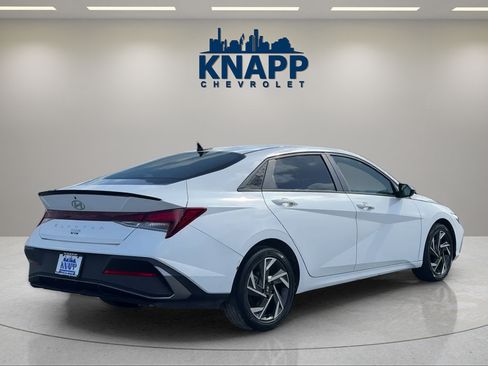 Used 2025 Hyundai Elantra Sport FWD image 5