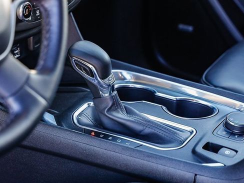 Used 2023 Chevrolet Traverse LT w/ LT Premium Package image 24